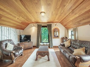 Living room | The Granary - Poachers Hideaway, Belchford