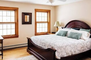 1st floor master bedroom (King), with en suite bathroom with zero-entry shower