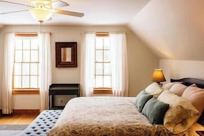2nd floor (King)