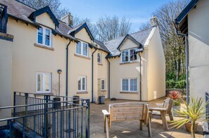 Minarvon - 2 Bedroom Apartment - Saundersfoot (14732)