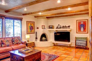 Living room (2)
