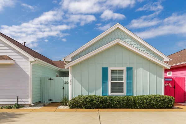 Front view of property