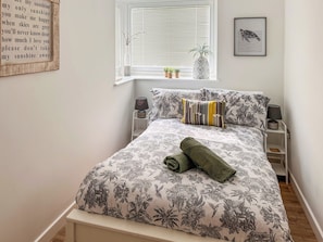 Double bedroom | Secretseaview, West Mersea