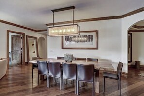Dining Table- The Arrabelle at Vail Square