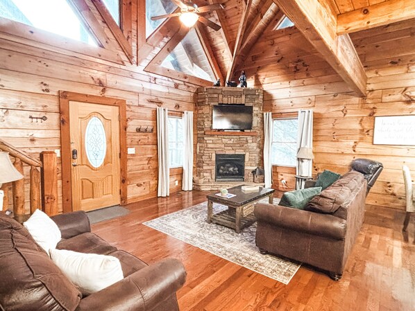 Welcome to Bear Tales Lodge!