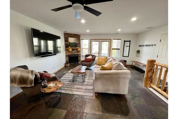 Eden Vacation Rental | 3BR | 4BA | 1,599 Sq Ft