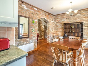 Dining Area | Shire Horse Barn - Poachers Hideaway, Belchford