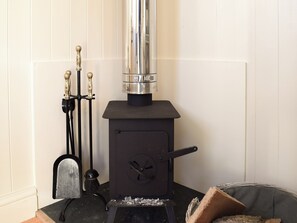 Interior | Molly The Shepherds Hut, Lew, near Bampton