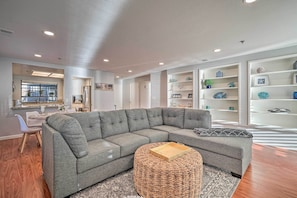 Living Room | Free WiFi | Queen Sleeper Sofa