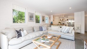 Living and kitchen 