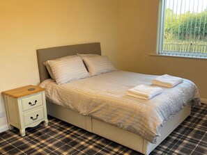 Double bedroom | The Poplars, Fraisthorpe, near Bridlington