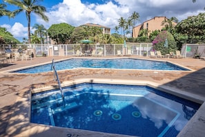 Pool & Hot tub in complex