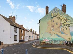 Setting | Wellspring Cottage, Whitstable