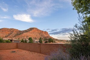 "Fantastic stay in a beautiful home in a truly magical setting. Thank you!"