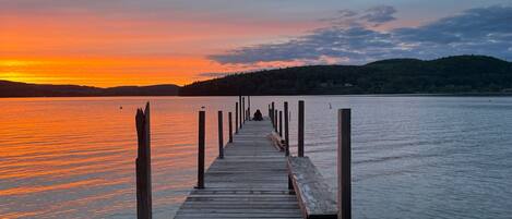 Look no further - here is where you unwind! Amazing sunsets at the waterfront