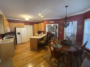 Kitchen/Dining