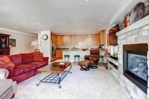 2 Bedroom Gold - Lion Square Lodge at Lionshead Village