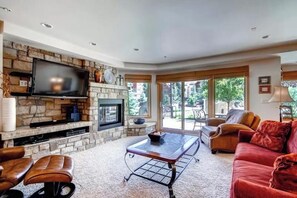 2 Bedroom Gold - Lion Square Lodge at Lionshead Village