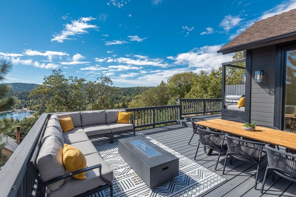 Upper Deck (1)