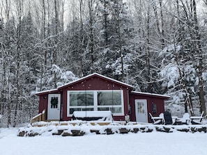 Luxury Tiny Home Cabin covered in snow! The winter rules!!