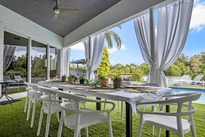 Outdoor dining