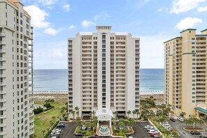 Outside view, as you enter the parking lot of The Pearl of Navarre. 
