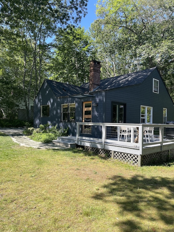 Newly remodeled cottage with ocean views, 5 minutes to Acadia