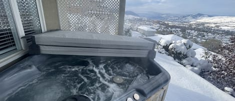 Private exclusive hot tub with valleyview.
