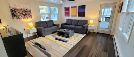 Spacious living room with pull out sleeper sofa 