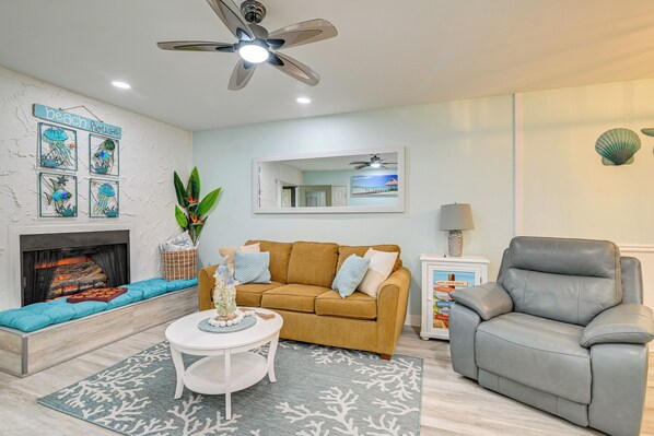 Myrtle Beach Vacation Rental | 1BR | 1BA | 800 Sq Ft | Steps to Enter