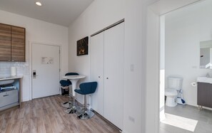 Flooring, Floor, Hardwood, Furniture, Indoors