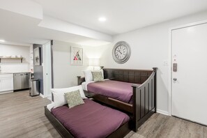 Day bed perfect for an extra guest!