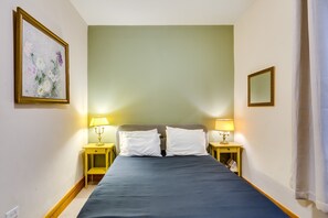 Furniture, Bedroom, Room, Indoors, Bed