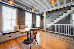 Flooring,Hardwood,Floor,Loft,Building
