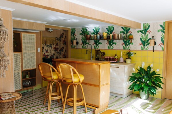 Tiki Bar
