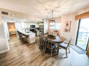 DINING ROOM WITH VIEW OF BEACH