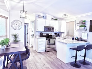 Kitchen & Dining Area