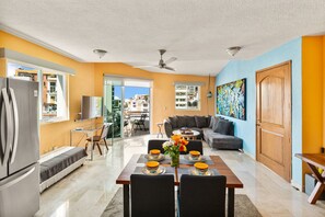 Condo - Image 3