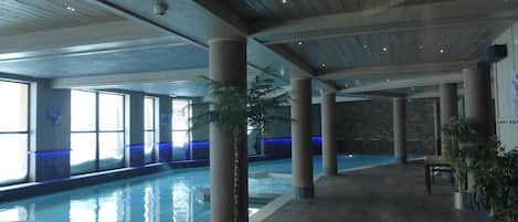 Piscine chauffée privée de la résidence