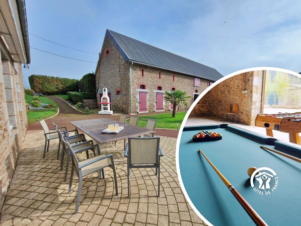 Location de vacances avec Gîtes de France Mayenne - H53G022774 gîte la Brunaie à Juvigné jusqu’à 7 personnes. Maison de campagne avec salle de jeux, billard, babyfoot, table de ping-pong et grand jardin.