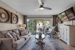 Maravilla 1204 - Living room area w/ balcony view and HDTV