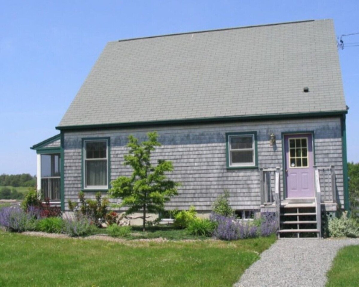 Acadia Sunset Oceanfront Cottage 3Bdm 3Bth, Game Rm, Private Beach on Duck Cove
