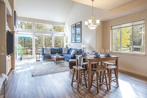 Living room & Dining Room