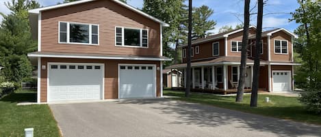 Welcome to the Burt Lake and Mullet Lake Homes!