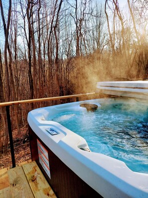 New hot tub to enjoy those cool nights under the stars