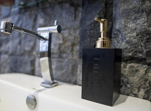 Hand-held showerhead