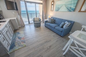 Direct Oceanfront, Beautifully Decorated