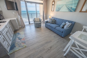 Direct Oceanfront, Beautifully Decorated