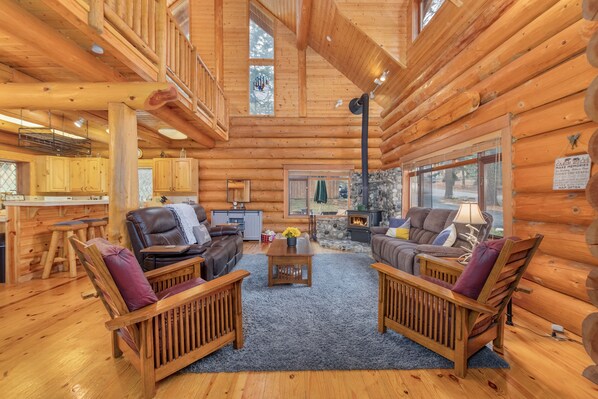 Soaring Pines Lodge Welcomes You.
