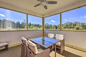 Screened Porch | Outdoor Dining Table